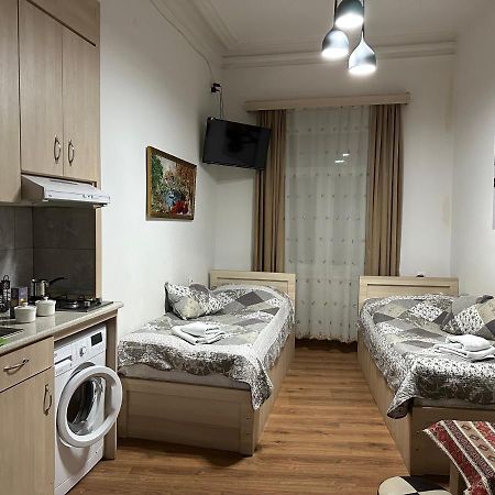 Leselidze Guest House Tbilisi ภายนอก รูปภาพ
