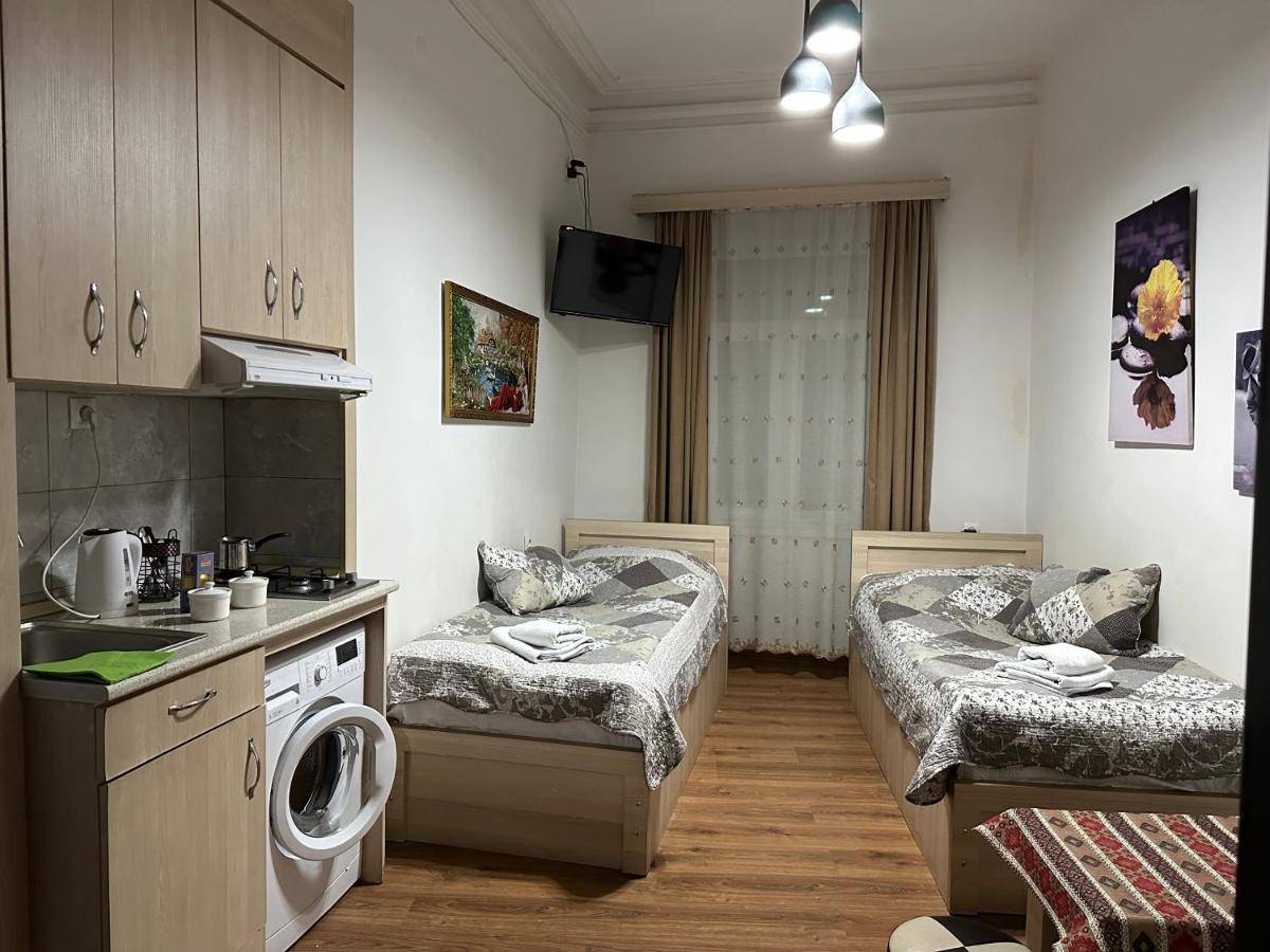 Leselidze Guest House Tbilisi ภายนอก รูปภาพ