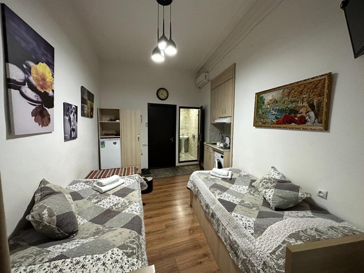Leselidze Guest House Tbilisi ภายนอก รูปภาพ