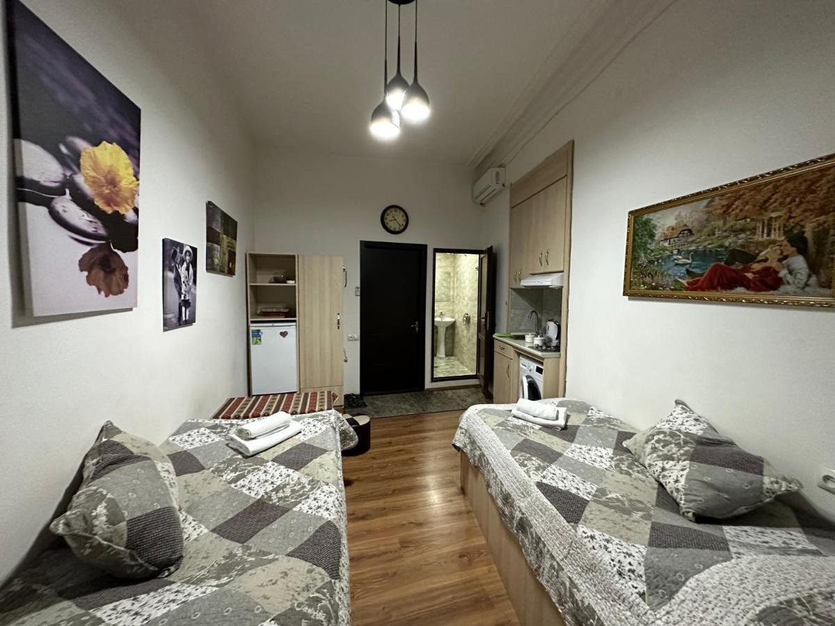 Leselidze Guest House Tbilisi ภายนอก รูปภาพ