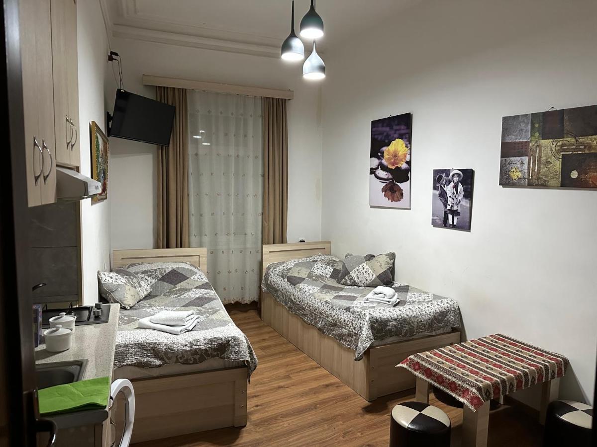 Leselidze Guest House Tbilisi ภายนอก รูปภาพ