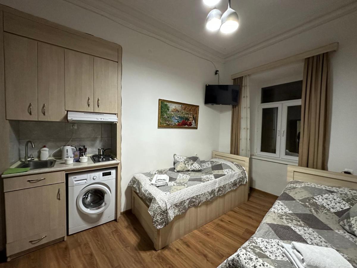 Leselidze Guest House Tbilisi ภายนอก รูปภาพ